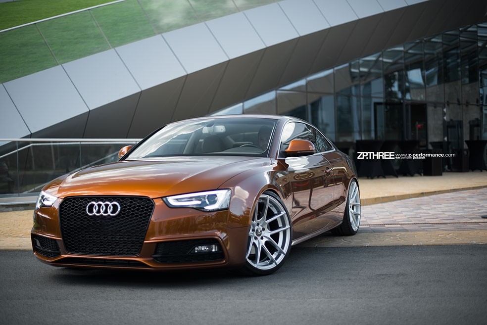 Z-Performance Three ZP.03 Hyper Silver 9,0x20 5x112 ET35 Velgen